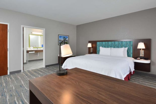 Images Hampton Inn & Suites by Hilton Charlotte North I 485