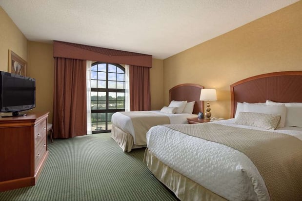 Images Embassy Suites by Hilton Greensboro Airport