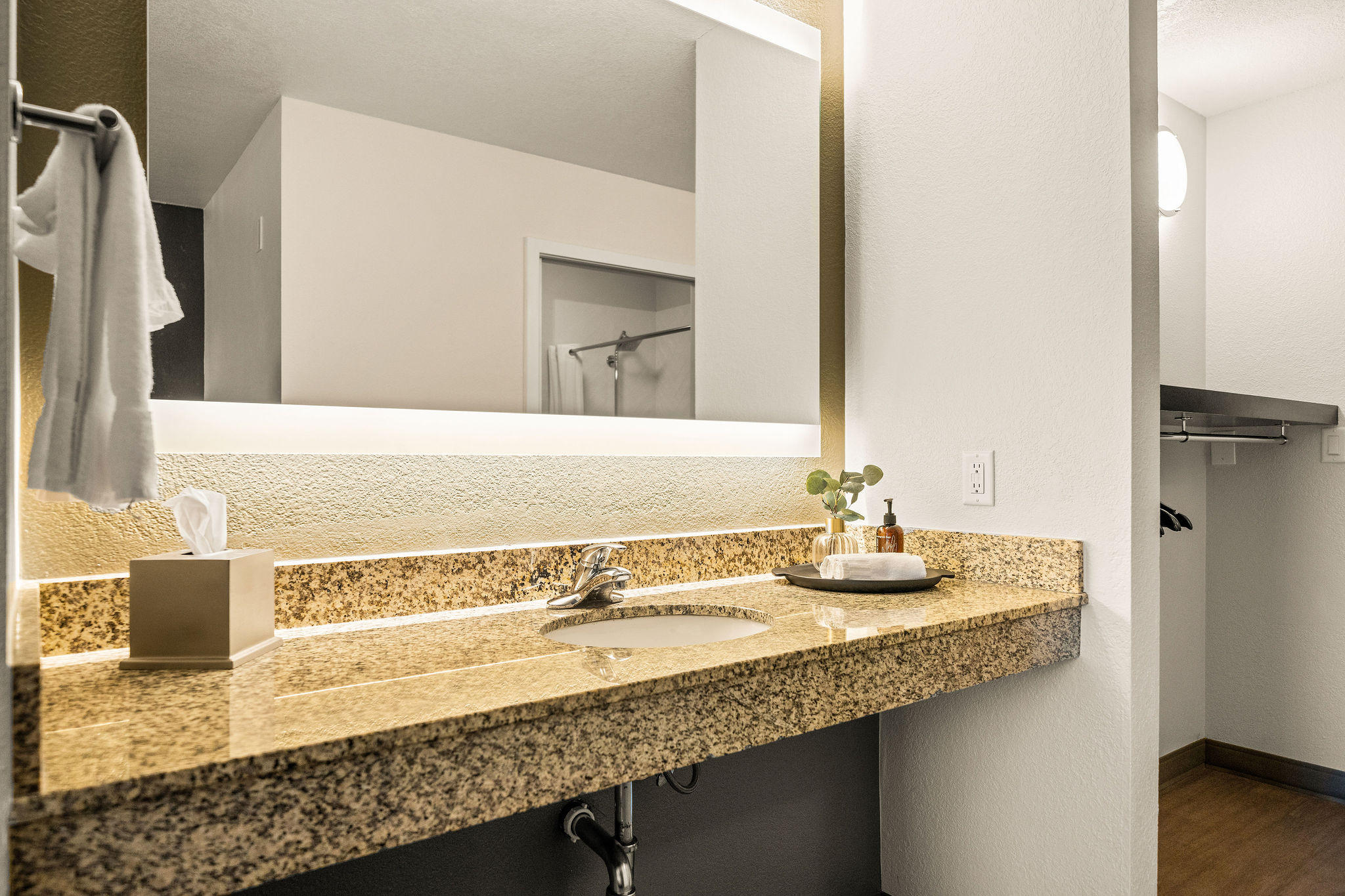 Oxford Suites Redding Guestrooms