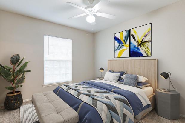 Images River Walk Apartment Homes