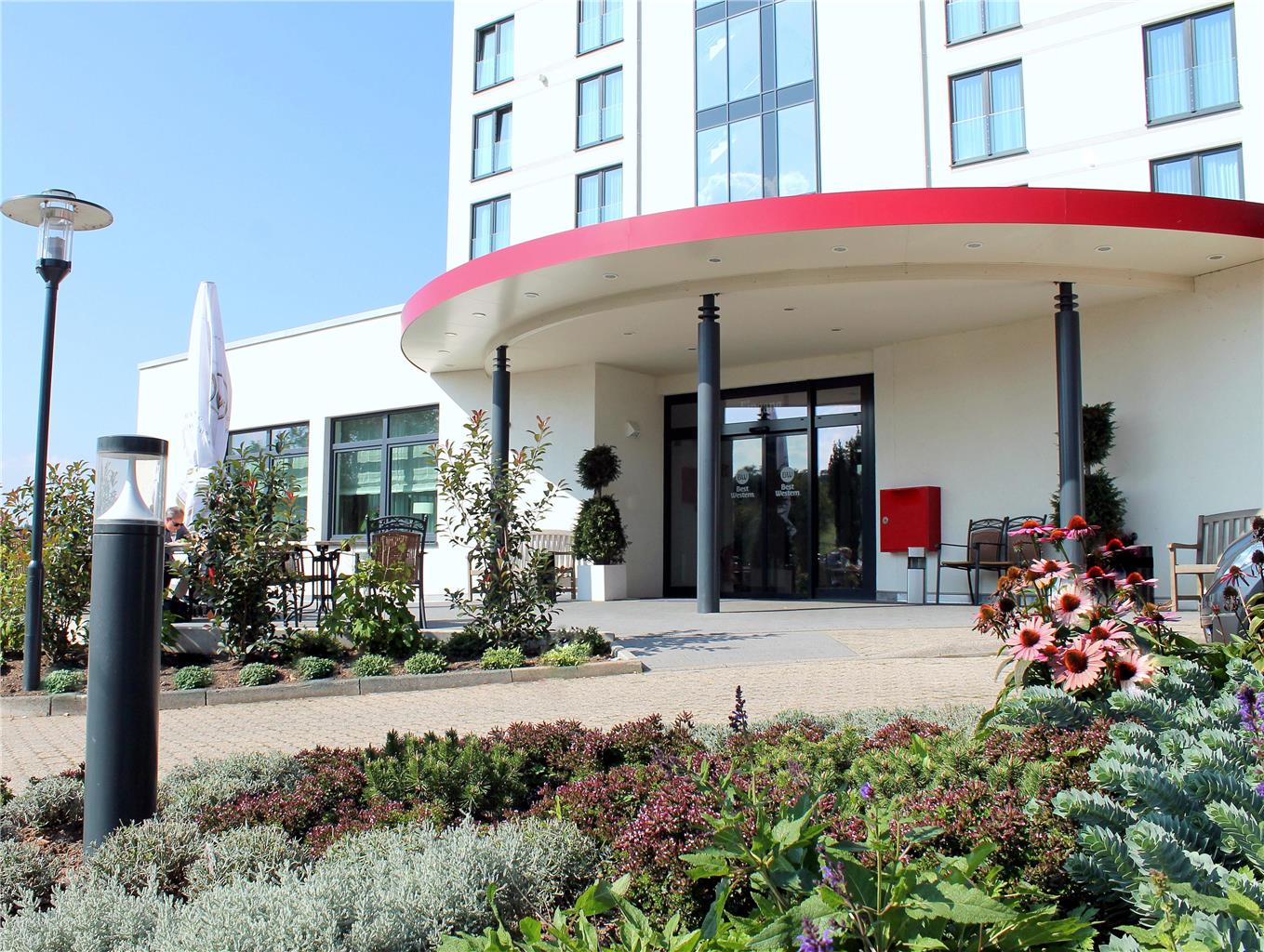Best Western Queens Hotel Pforzheim-Niefern, Pforzheimer Strasse 52 in Niefern