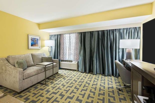 Images Hampton Inn & Suites Tampa Airport Avion Park Westshore