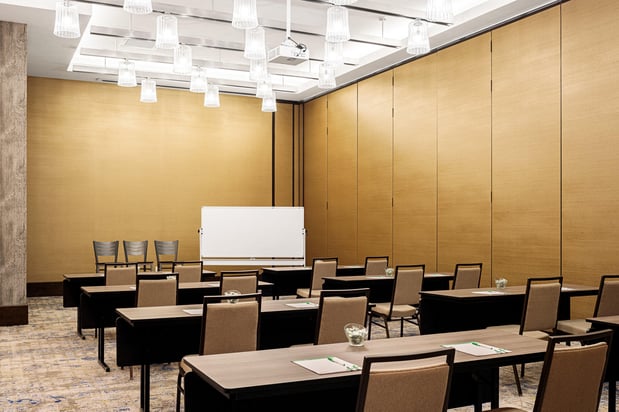 Images Holiday Inn & Suites Nashville Downtown - Broadway by IHG