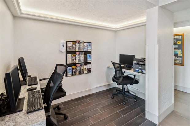 Images Best Western Plus Hilltop Inn