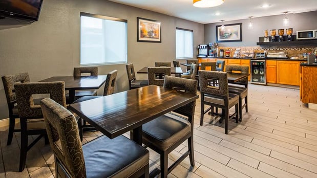 Images SureStay by Best Western Kansas City Country Inn North