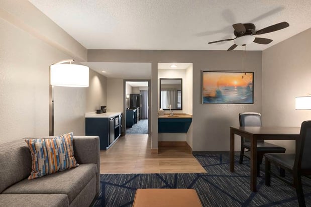Images Embassy Suites by Hilton Miami International Airport
