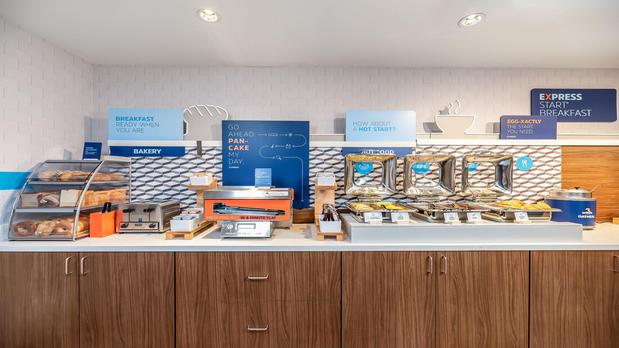 Images Holiday Inn Express & Suites Fremont - Milpitas Central by IHG