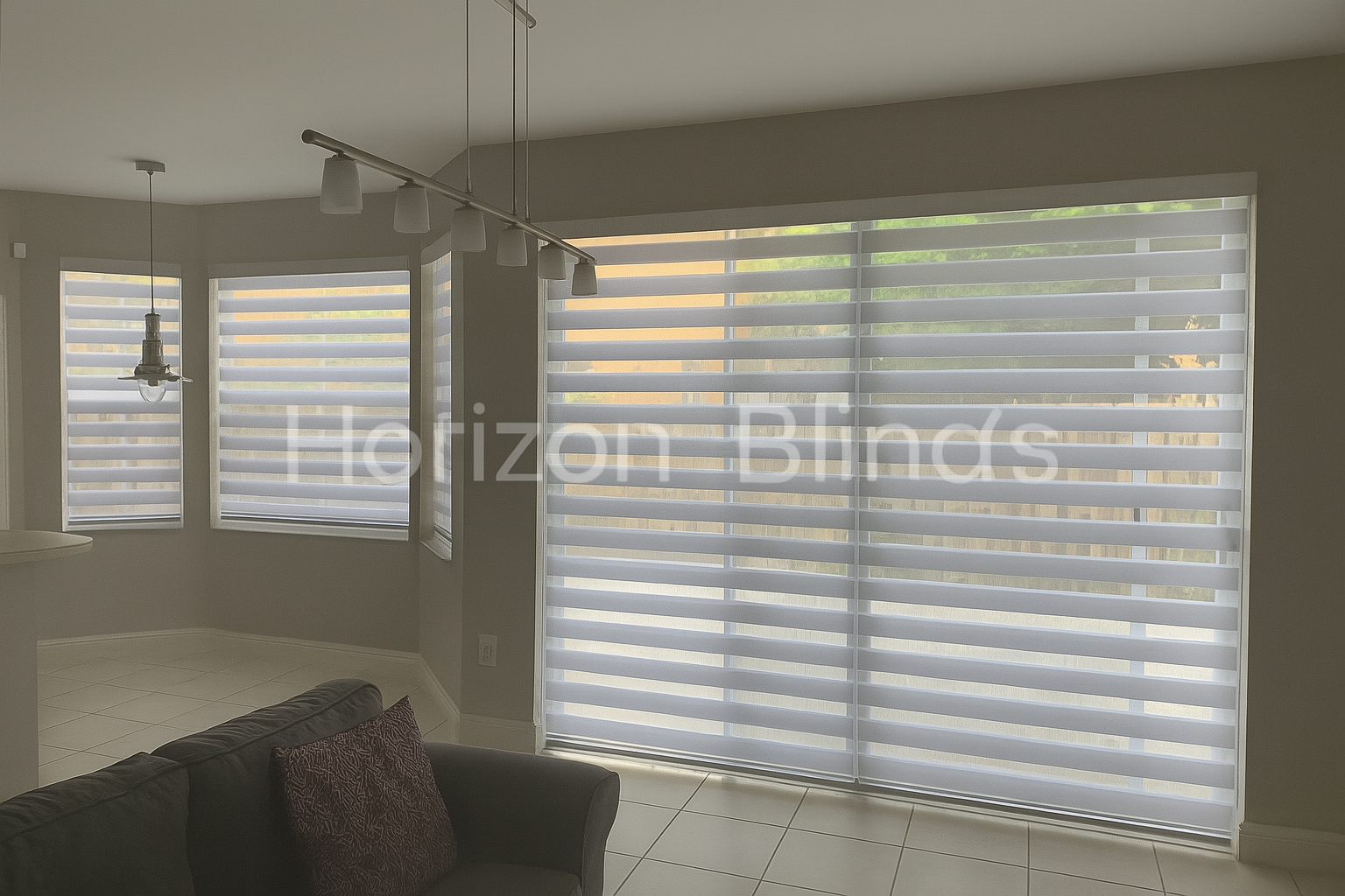 Blinds 
Indoor and Outdoor 
Call us to schedule your FREE estimate at (786) 597-1085. 