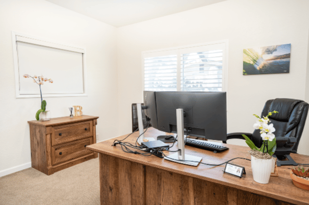 Images Kelly Breen: Allstate Insurance