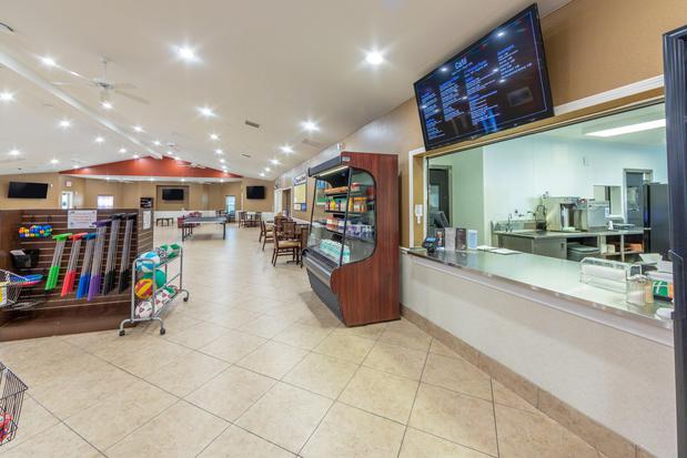 Images Holiday Inn Club Vacations Orlando Breeze Resort