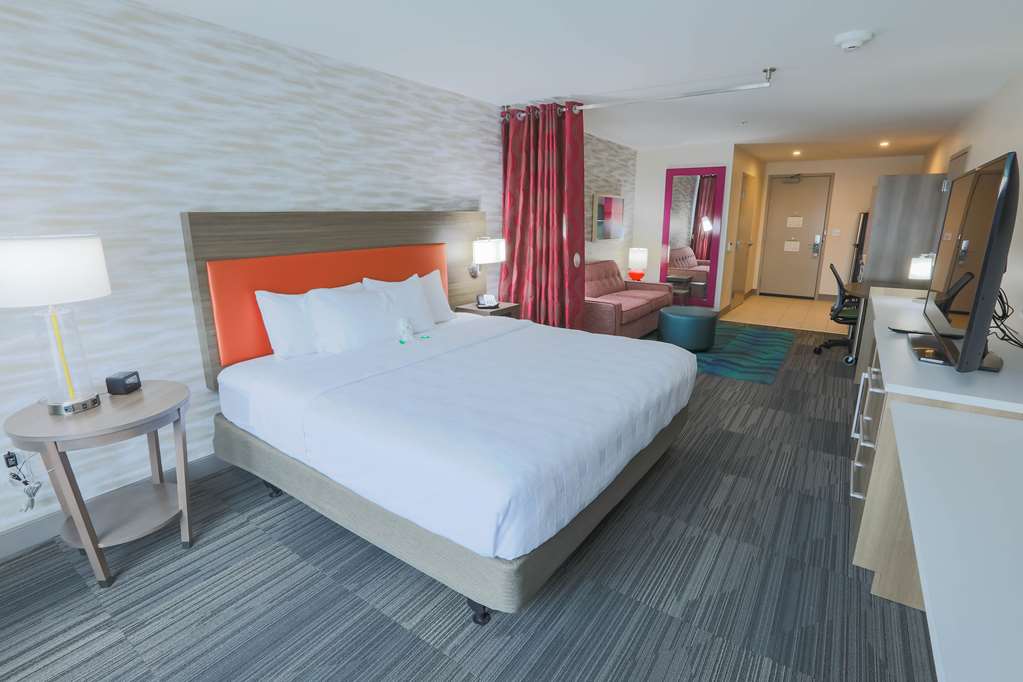 Guest room