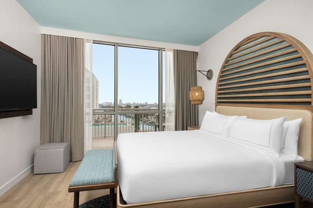 Images The Hiatus Clearwater Beach, Curio Collection by Hilton