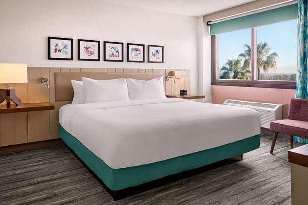 Images Hilton Garden Inn LAX Los Angeles Airport