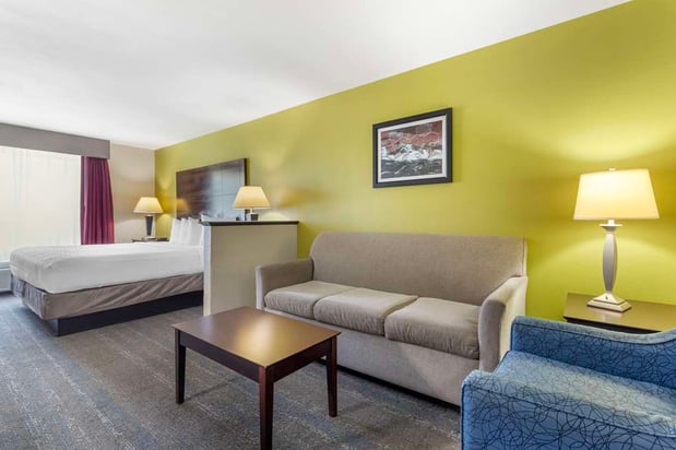 Images Best Western Plus Mansfield Inn & Suites