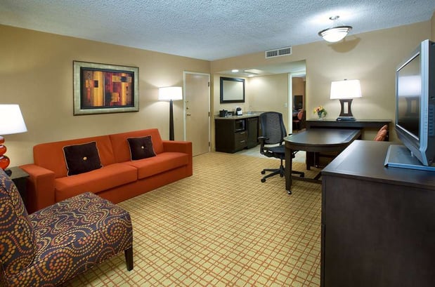 Images Embassy Suites by Hilton Kansas City International Airport