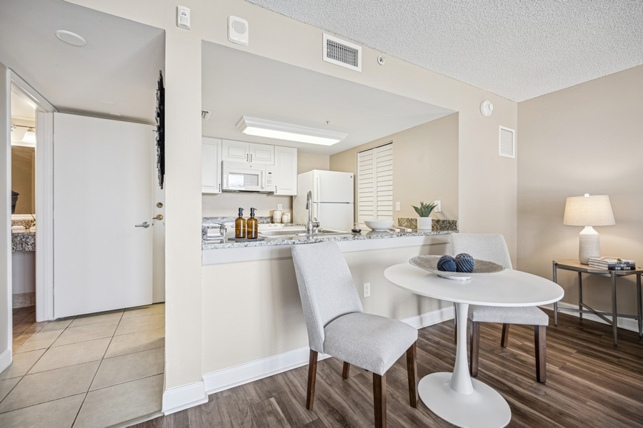 Five Star Premier Residences of Hollywood apartment kitchen