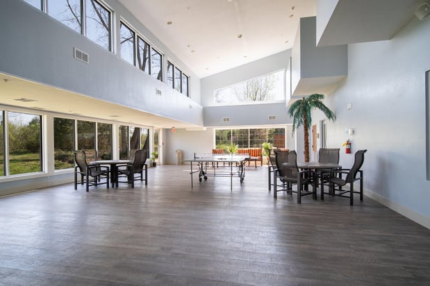 Images Holiday Inn Express & Suites Bedford by IHG