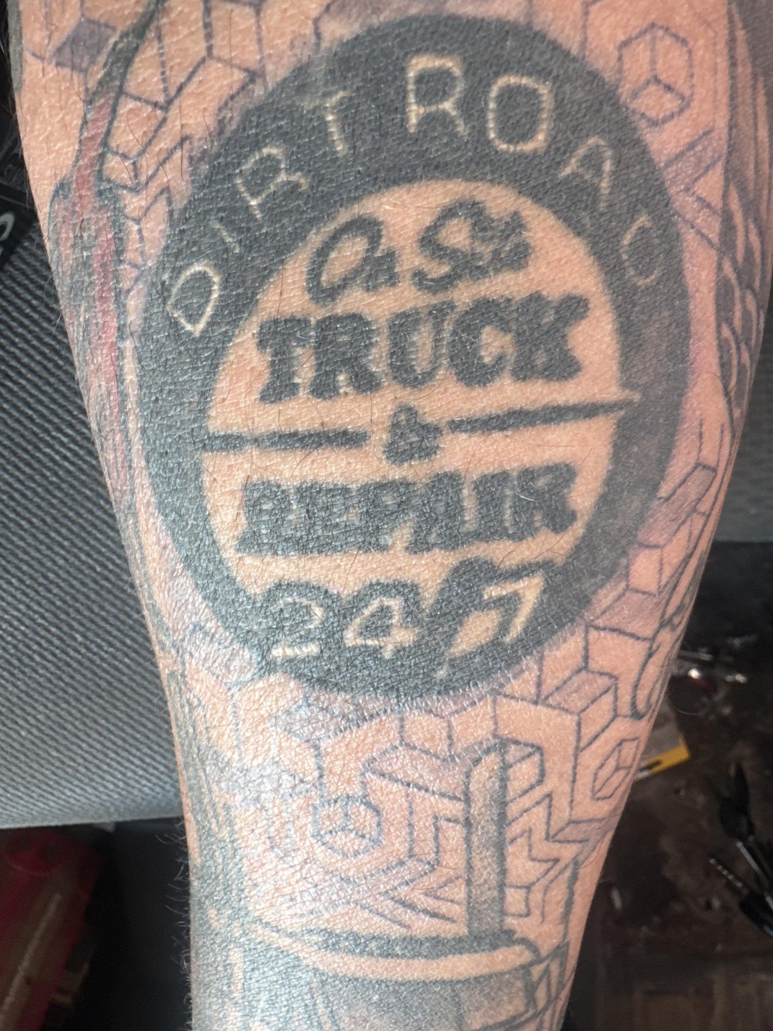 Dirt Road Truck Service