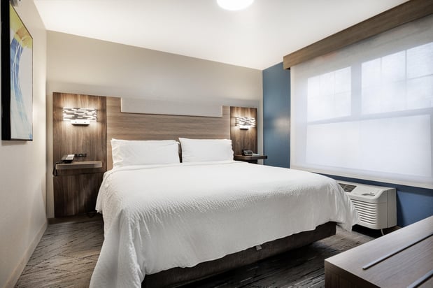 Images Holiday Inn Express & Suites Zion by IHG