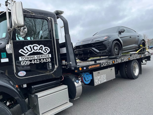 Images Lucas Towing Service LLC
