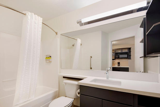 Images Candlewood Suites Rogers/Bentonville, an IHG Hotel