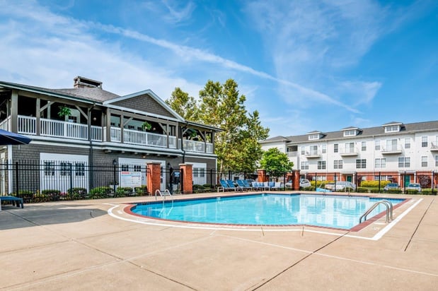 Images The Waterfront Apartments & Townhomes