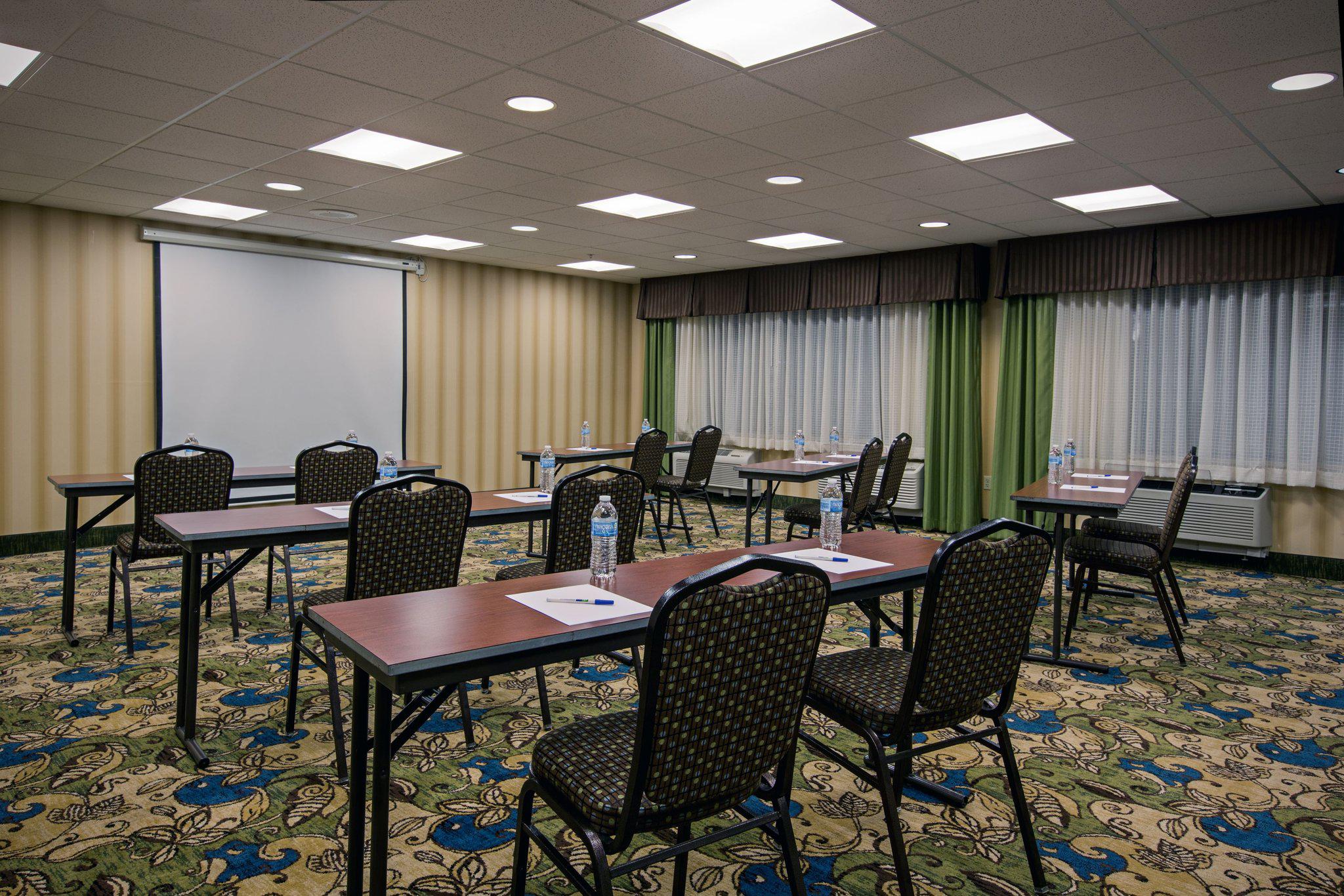 Holiday Inn Express Meadville (I-79 Exit 147A), an IHG Hotel in