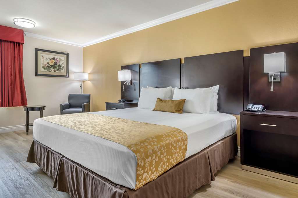 Mobile Accessible Guest room Best Western Plus South Bay Hotel Lawndale (310)973-0998