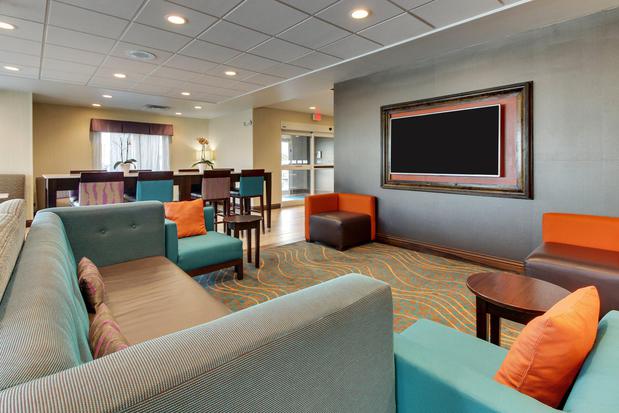 Images Holiday Inn Express Cheektowaga North East by IHG
