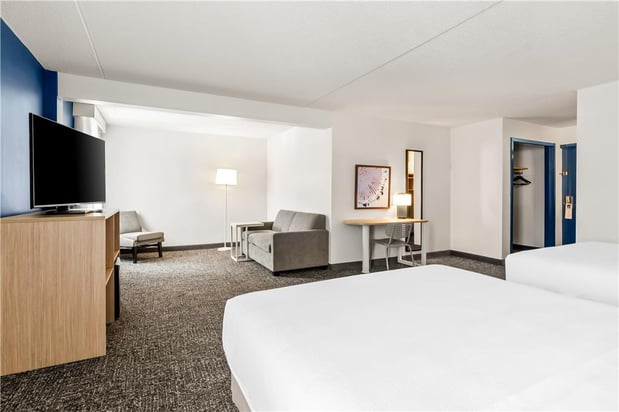 Images Spark by Hilton Lexington