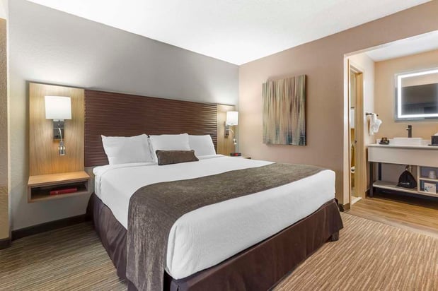 Images Best Western Plus Landing View Inn & Suites