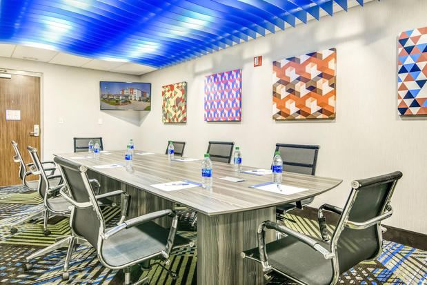 Images Holiday Inn Express & Suites Longview North by IHG