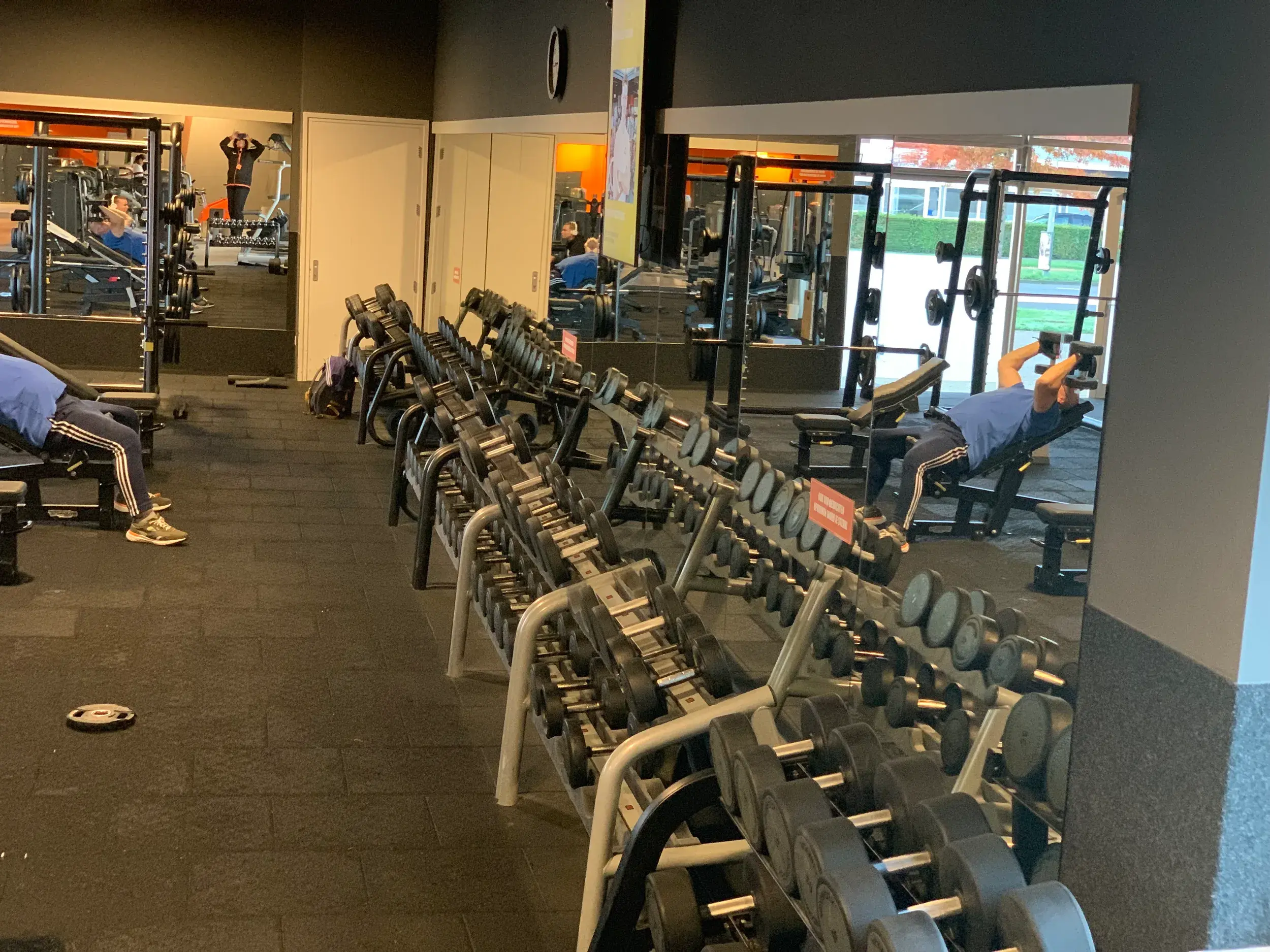 Foto's Basic-Fit 24/7