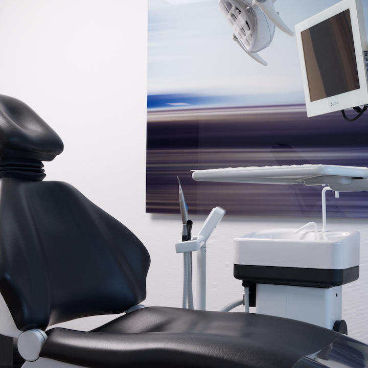 Blick in das Behandlungszimmer der Zahnärzte am Volkspark Dr. Reich & Kollegen – Zahnarzt Mainz