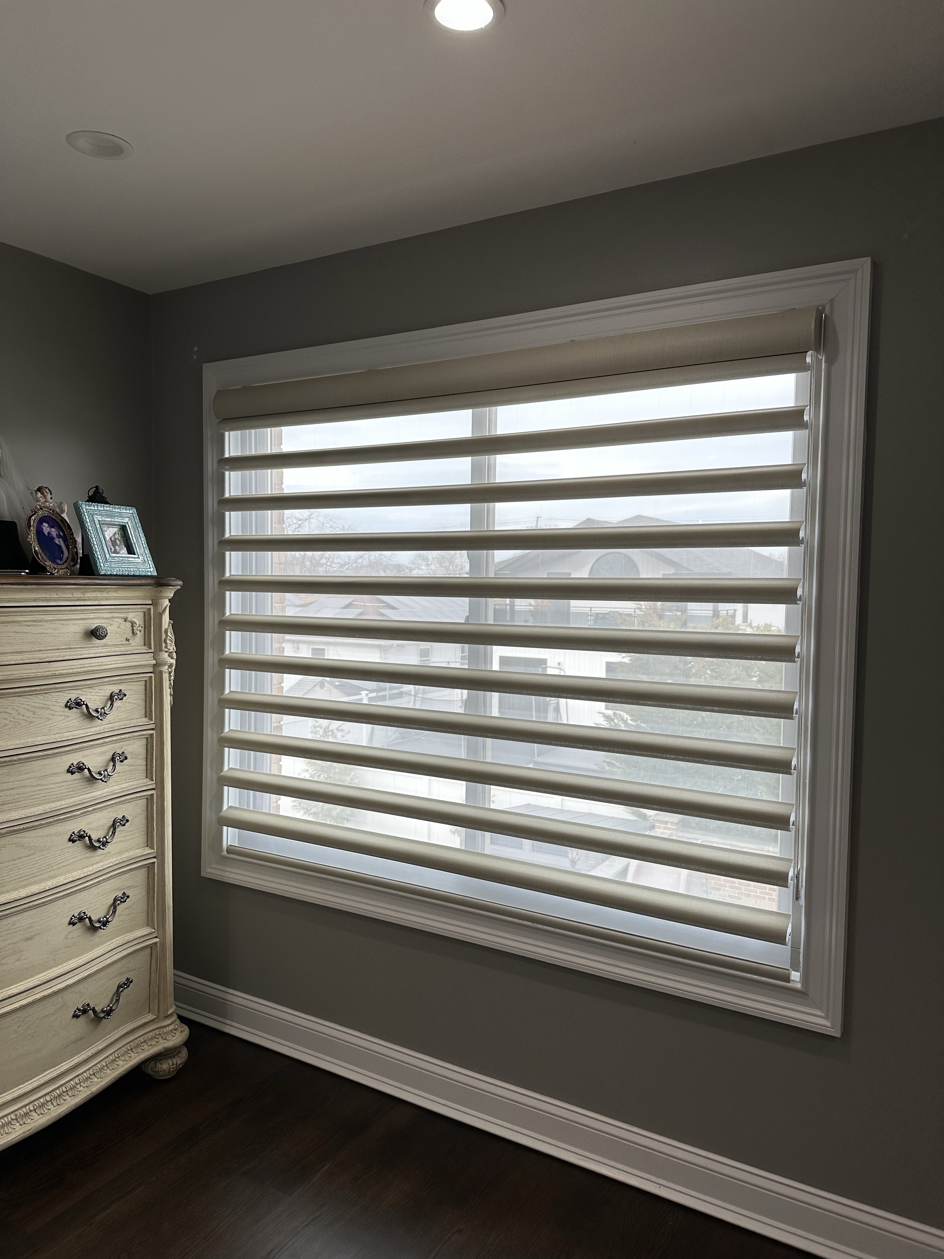 Transform your Upper East Side home with Hunter Douglas Pirouette shades from Budget Blinds of Manhattan. Enjoy soft, adjustable light, modern style, and expert local installation. Schedule your free consultation today and elevate your NYC windows.
