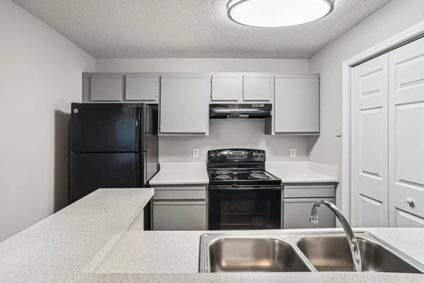 Images Wellington Farms Apartments