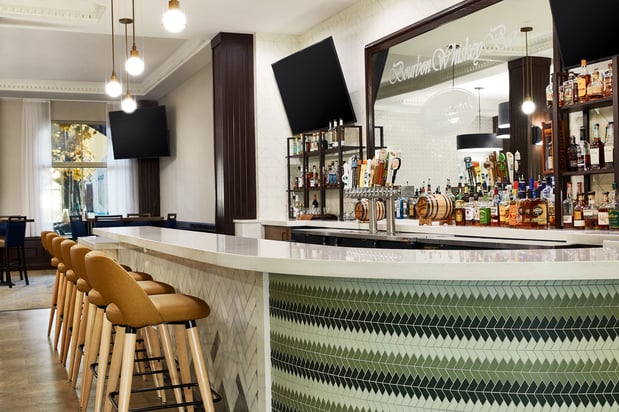 Images Holiday Inn & Suites Madison West - Middleton by IHG