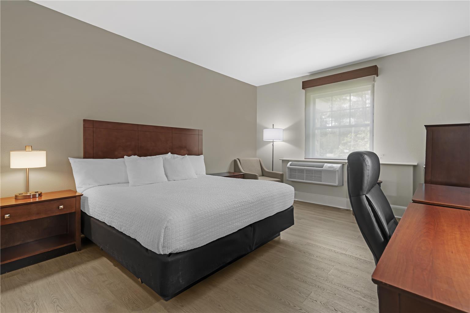 ADA King Bedroom with Roll-In-Shower