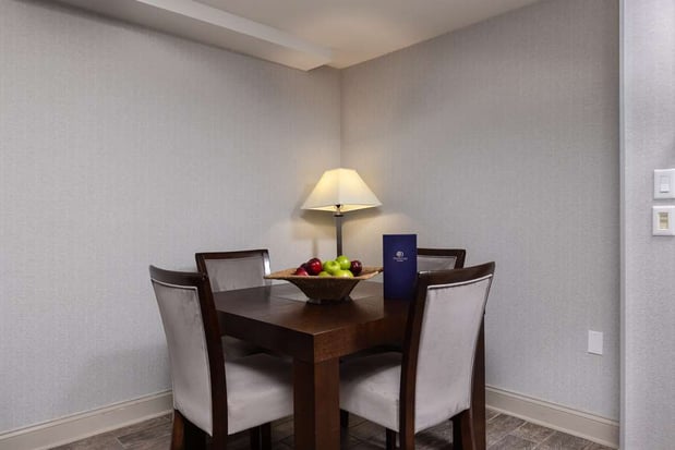 Images Inn at The Colonnade Baltimore - a DoubleTree by Hilton Hotel