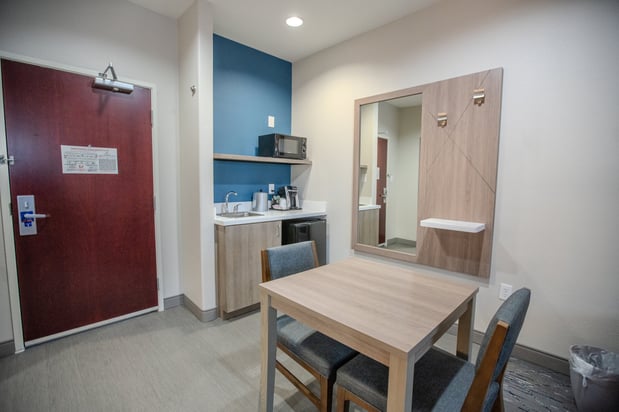 Images Holiday Inn Express & Suites Cleveland by IHG