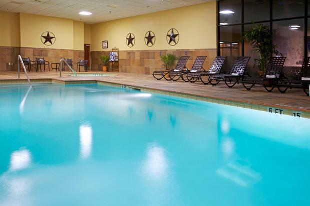 Images Holiday Inn & Suites Beaumont-Plaza (I-10 & Walden), an IHG Hotel