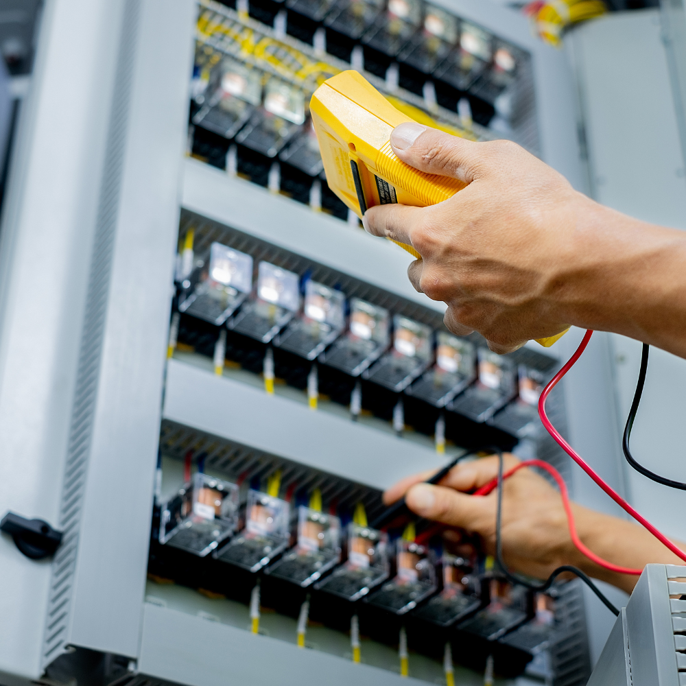 Facing an electrical emergency? Call us anytime for immediate, safe repairs.