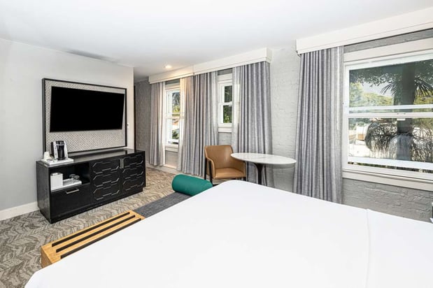 Images Hotel Virginia Santa Barbara, Tapestry Collection by Hilton