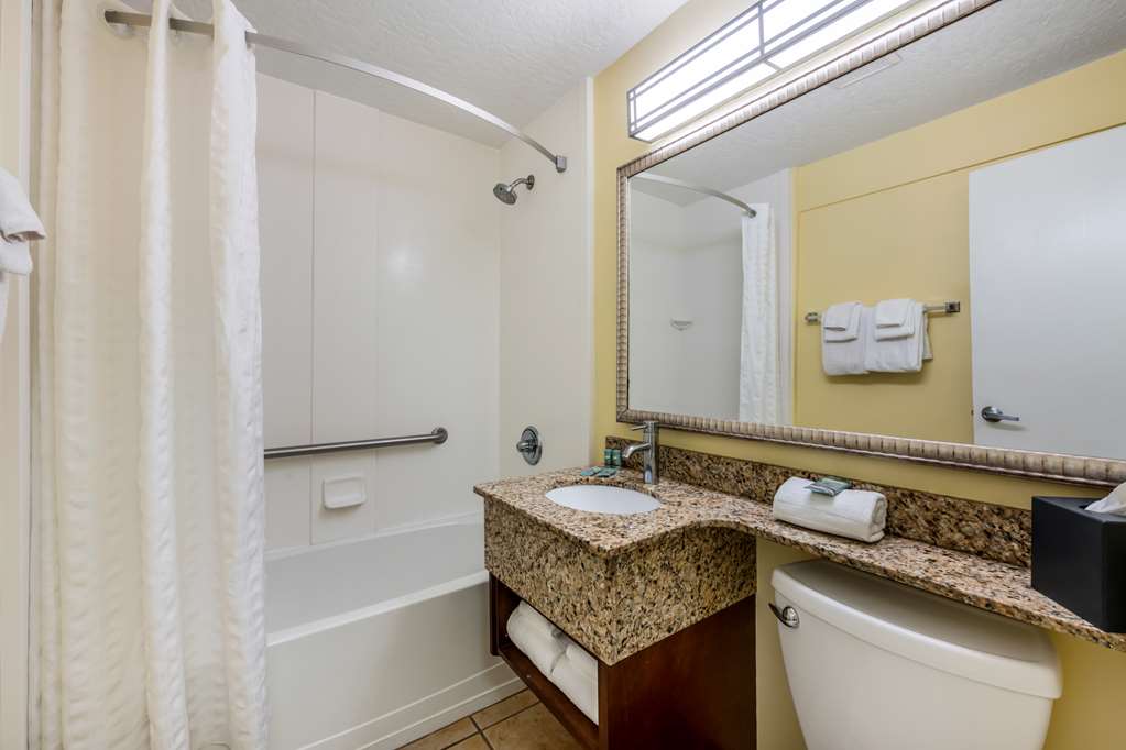 Guest Bathroom Best Western Cocoa Beach Hotel & Suites Cocoa Beach (321)783-7621