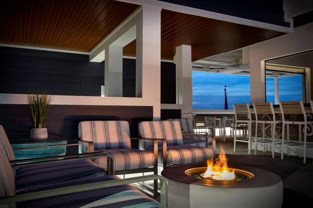 Images Fenwick Shores, Tapestry Collection by Hilton