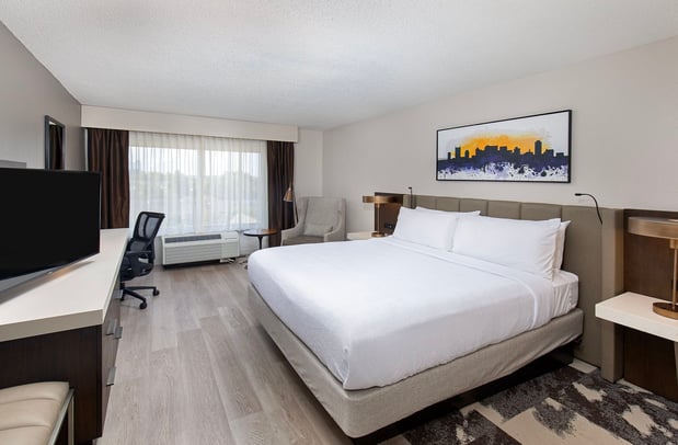 Images Crowne Plaza Nashville Airport by IHG