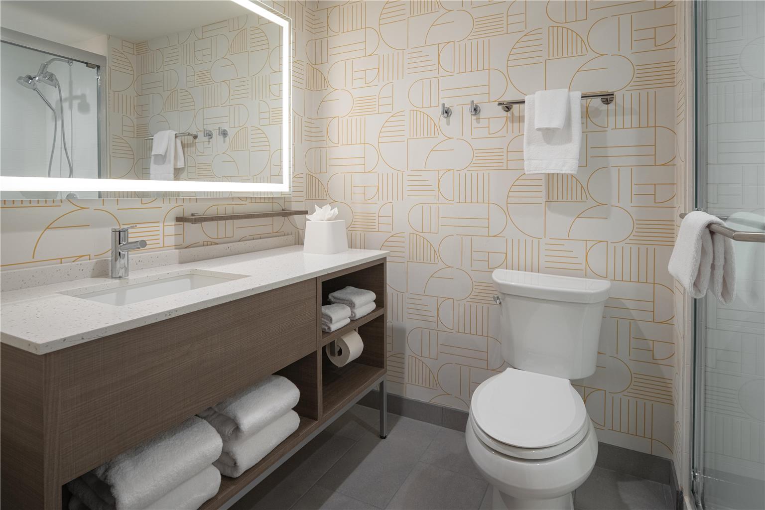 Guest room bath