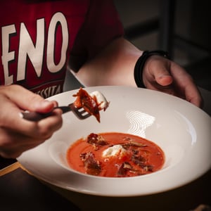 Images Meno, Vini e Altre Necessità