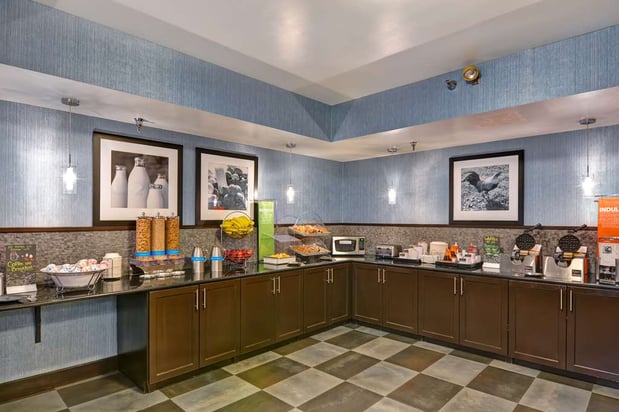 Images Hampton Inn State College