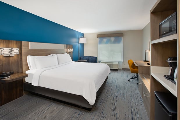 Images Holiday Inn Express & Suites Grand Rapids-North by IHG